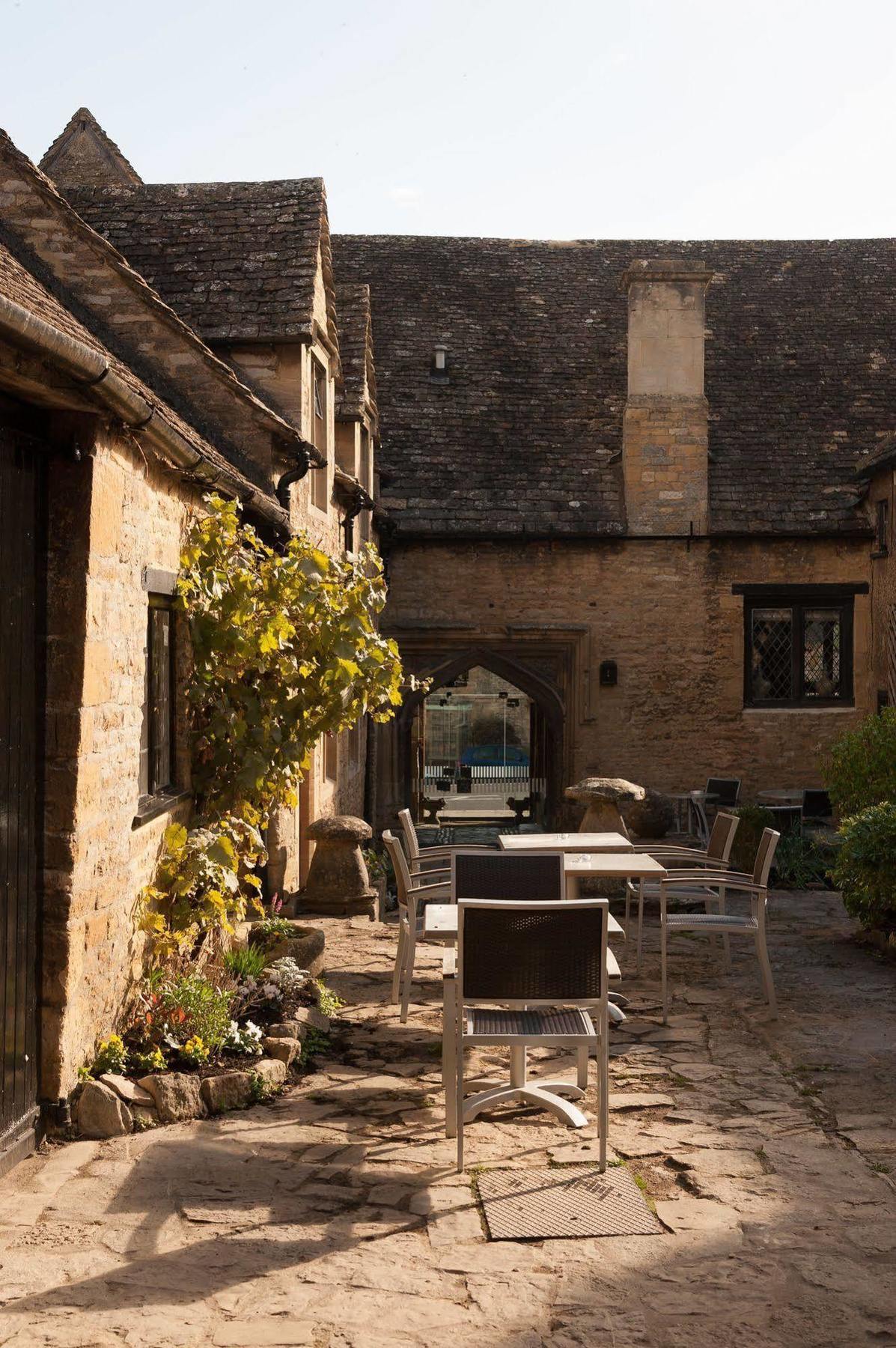 The Crown Hotel Shipton under Wychwood Exterior foto